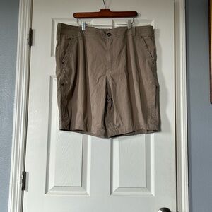 Pacific Trail cargo shorts size 42